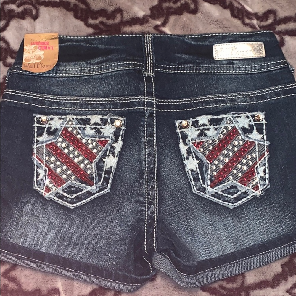 Wall flower shorts
